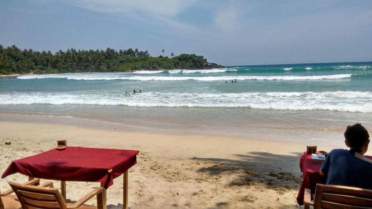 blue beach paradise Dikwella Exterior foto